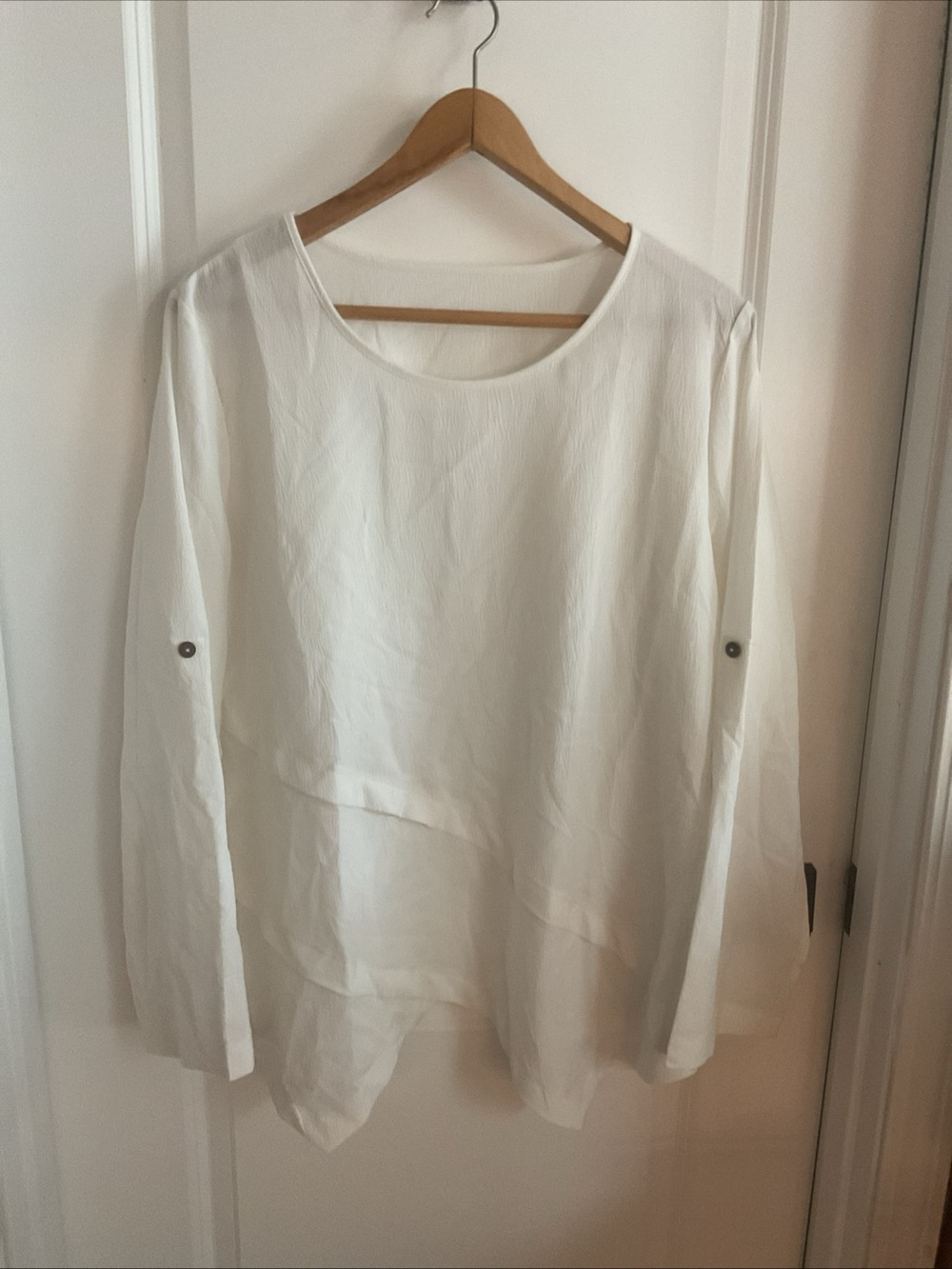 Classic White Long-Sleeve Scoop Neck Tiered Blouse - Size XL